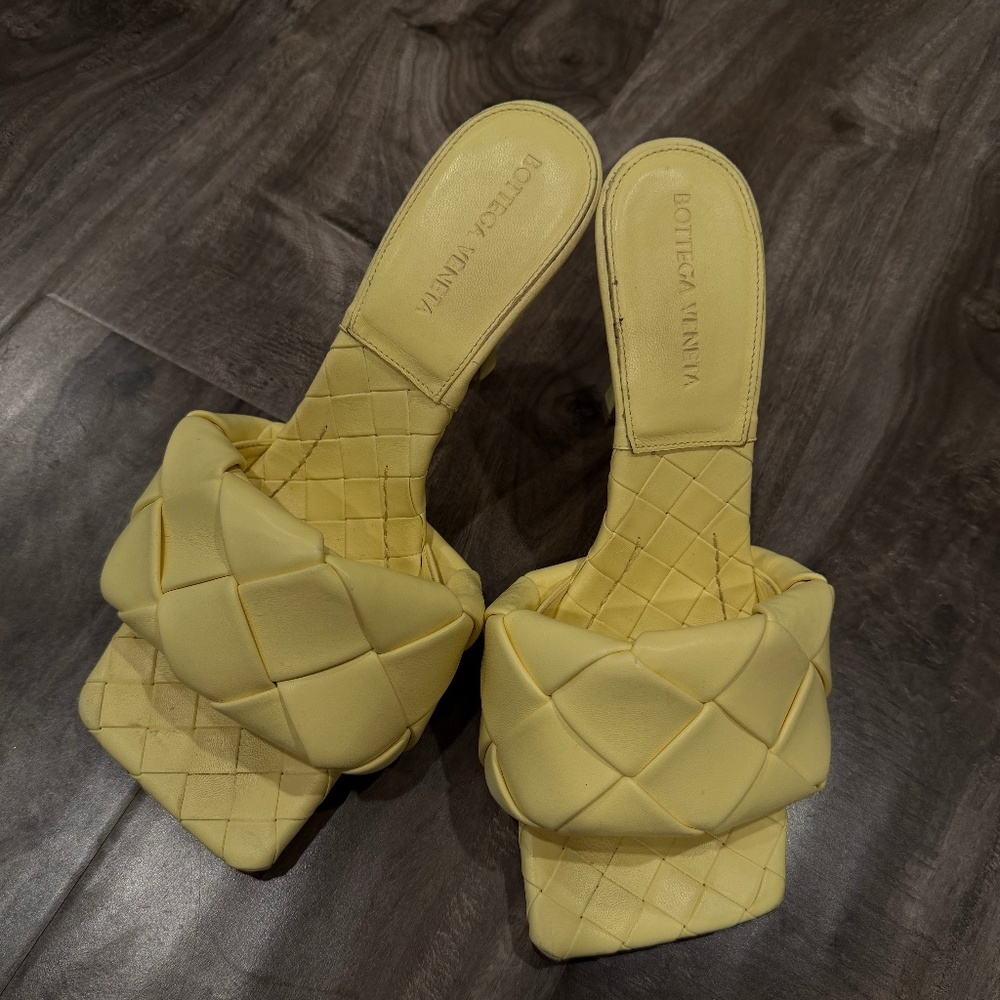 Bottega Veneta Leather Slides in Yellow